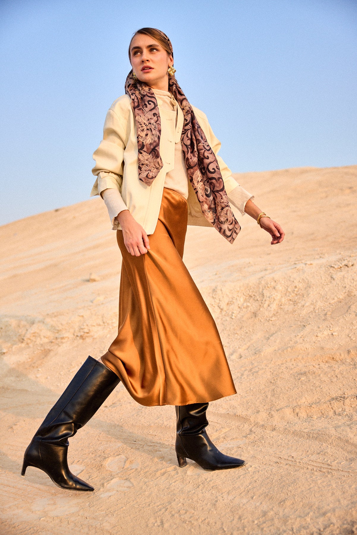 מטפחת מרובעת אלמוג