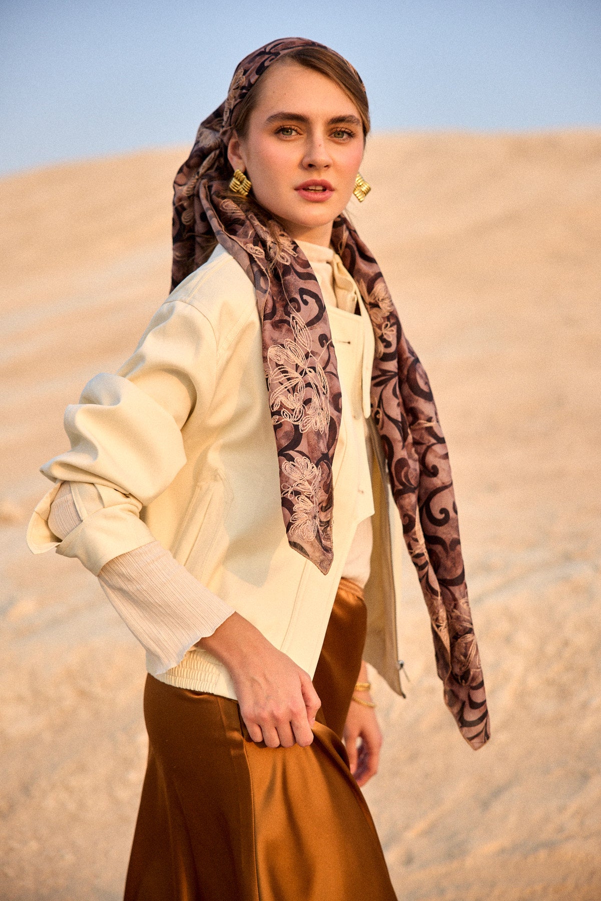 מטפחת מרובעת אלמוג