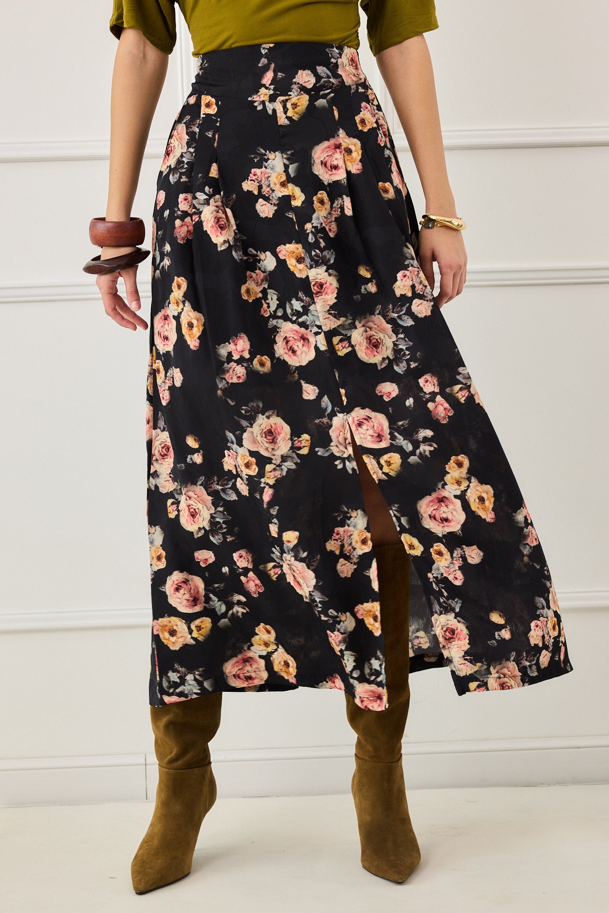 חצאית לילי שחורה