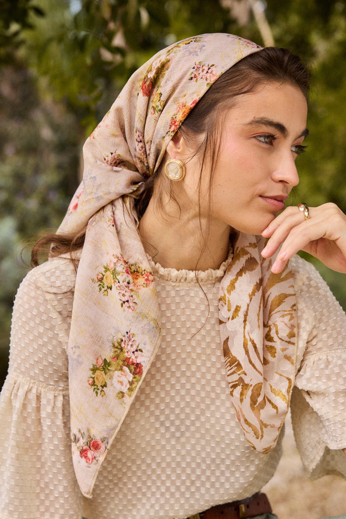 הדרא, קולקציית מטפחות אביב, בנדנה ורודה עם הדפס פרחוני, בנדנה לשבת, מטפחת לארוע