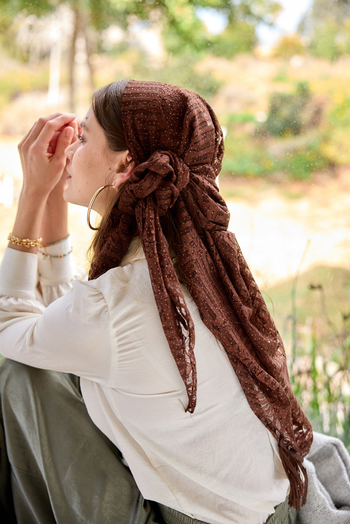 מטפחת משולשת דליה חום